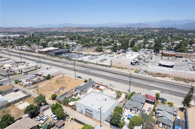 960 W 1st, Pomona, CA 91766