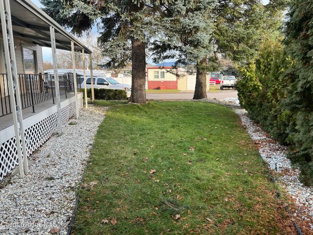 8459 N Sunny LN, 153, Hayden, ID 83835