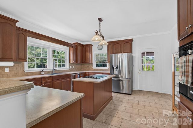 638 Carolina Avenue, Gastonia, NC 28052