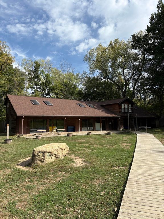 2505 E WALNUT ST, Columbia, MO 65201