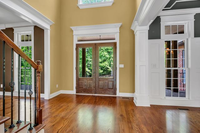 1032 Dogwood Ln, Burns, TN 37029
