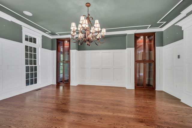 1032 Dogwood Ln, Burns, TN 37029