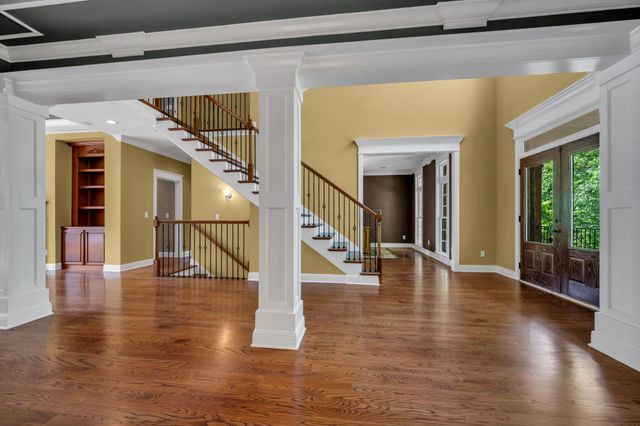1032 Dogwood Ln, Burns, TN 37029