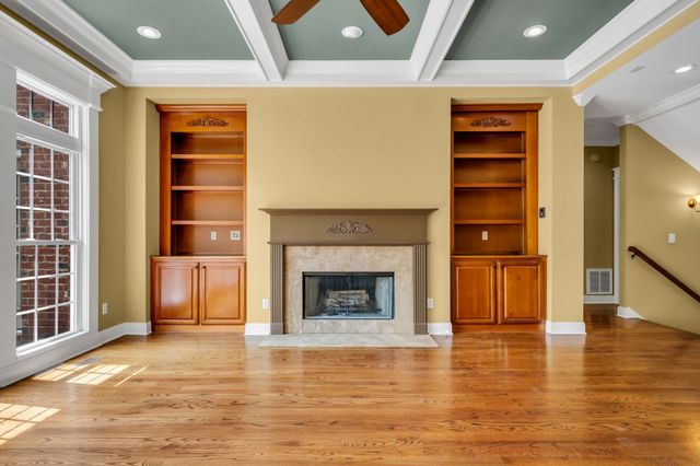 1032 Dogwood Ln, Burns, TN 37029