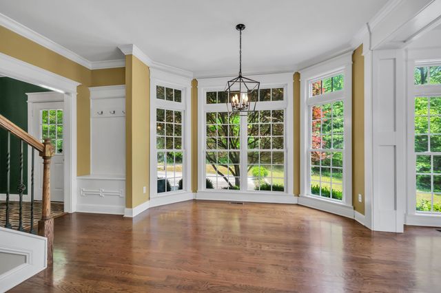 1032 Dogwood Ln, Burns, TN 37029