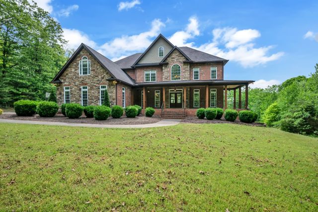 1032 Dogwood Ln, Burns, TN 37029