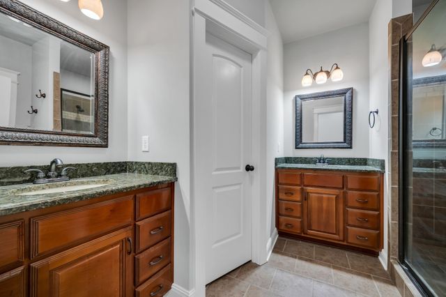 1032 Dogwood Ln, Burns, TN 37029