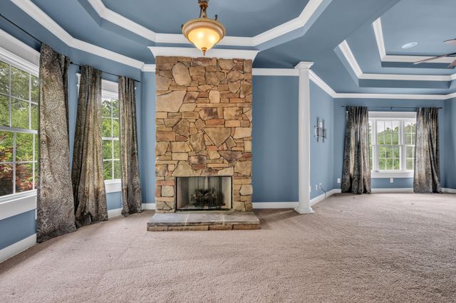 1032 Dogwood Ln, Burns, TN 37029