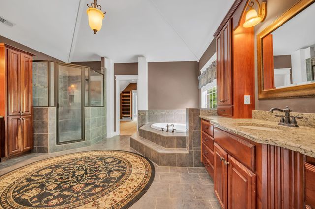 1032 Dogwood Ln, Burns, TN 37029