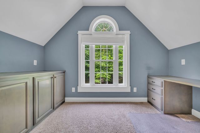 1032 Dogwood Ln, Burns, TN 37029