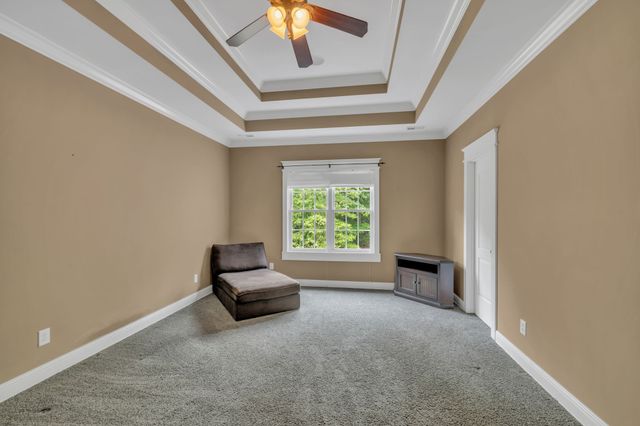 1032 Dogwood Ln, Burns, TN 37029