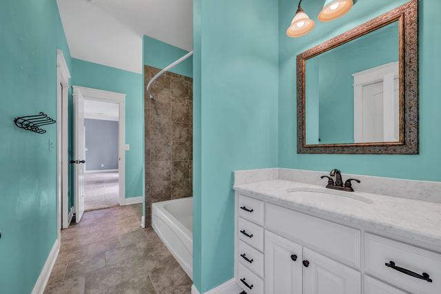 1032 Dogwood Ln, Burns, TN 37029