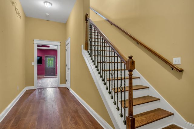 1032 Dogwood Ln, Burns, TN 37029