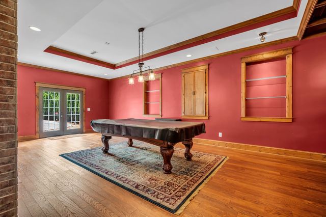 1032 Dogwood Ln, Burns, TN 37029