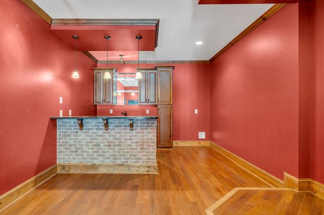 1032 Dogwood Ln, Burns, TN 37029