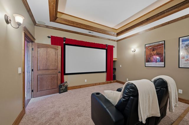 1032 Dogwood Ln, Burns, TN 37029