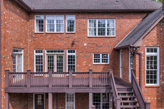 1032 Dogwood Ln, Burns, TN 37029