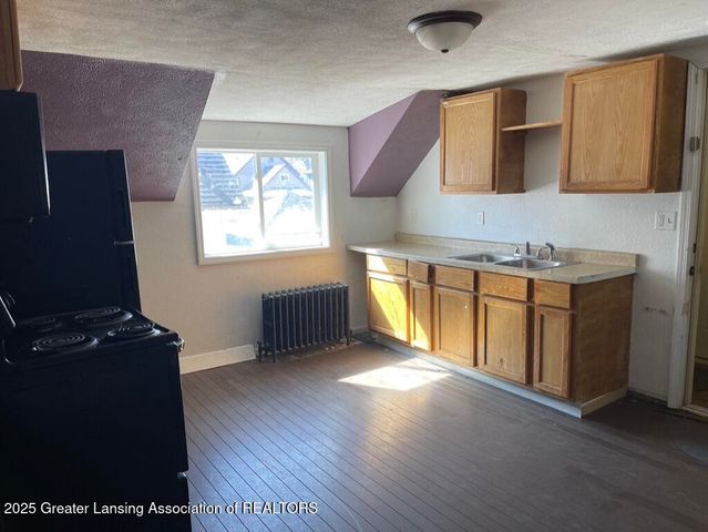 1606 Coleman Avenue, Lansing, MI 48910