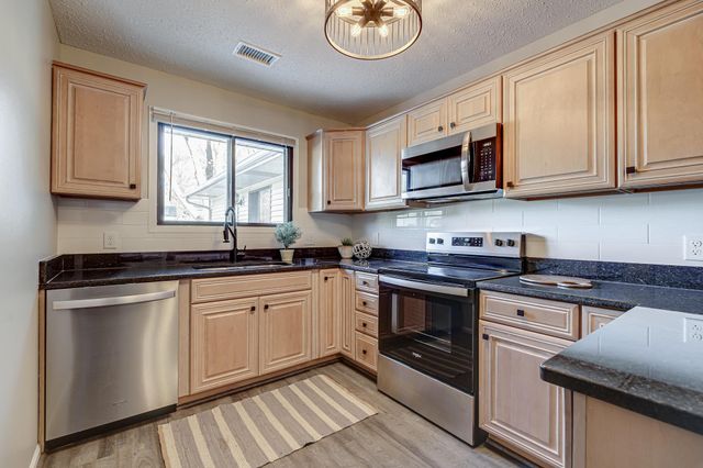 4275 Centerville Road, Vadnais Heights, MN 55127