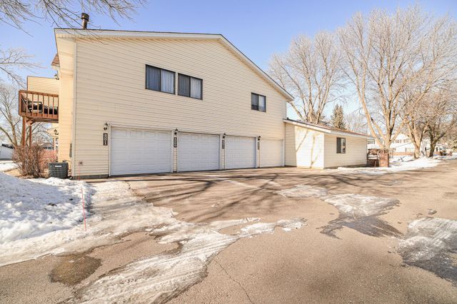 4275 Centerville Road, Vadnais Heights, MN 55127