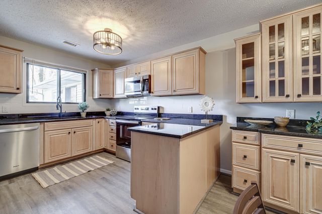 4275 Centerville Road, Vadnais Heights, MN 55127