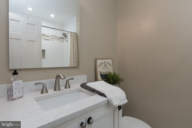 55 SYCAMORE CT, Lawrence Township, NJ 08648