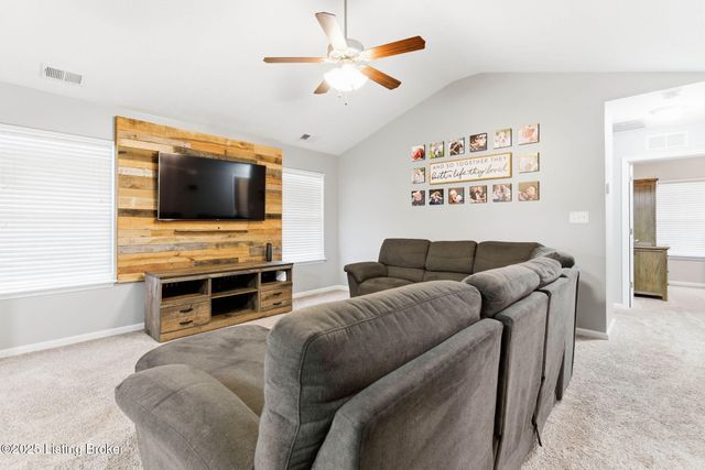 480 Bald Eagles Cir, Mt Washington, KY 40047