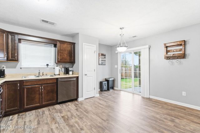 480 Bald Eagles Cir, Mt Washington, KY 40047