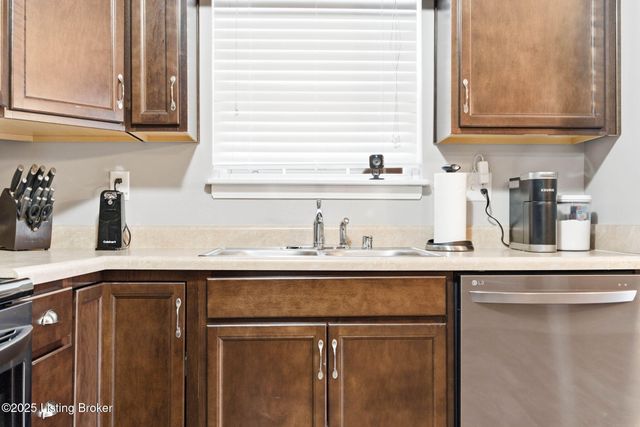 480 Bald Eagles Cir, Mt Washington, KY 40047