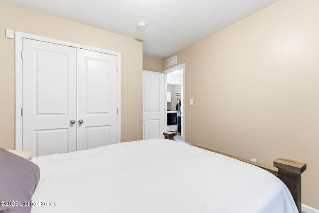 480 Bald Eagles Cir, Mt Washington, KY 40047