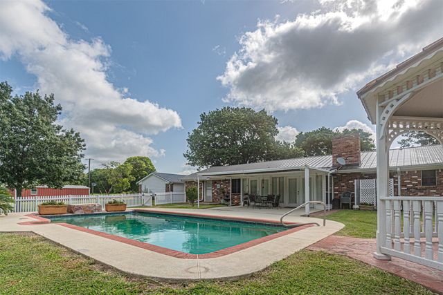 4160 Fm 513 S, Lone Oak, TX 75453