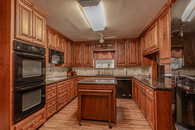 4160 Fm 513 S, Lone Oak, TX 75453