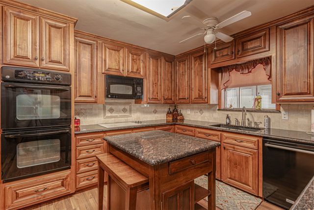 4160 Fm 513 S, Lone Oak, TX 75453