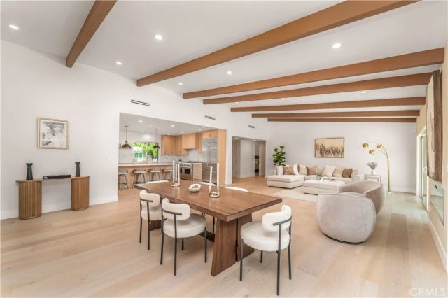 24320 Bessemer, Woodland Hills, CA 91367