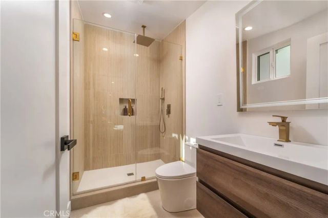 24320 Bessemer, Woodland Hills, CA 91367