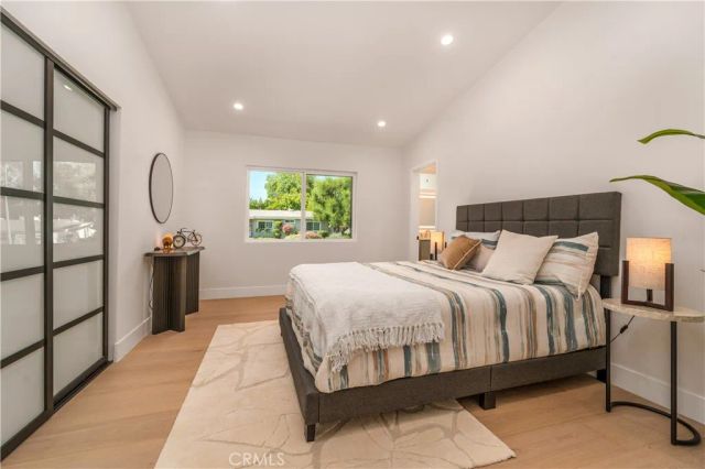 24320 Bessemer, Woodland Hills, CA 91367