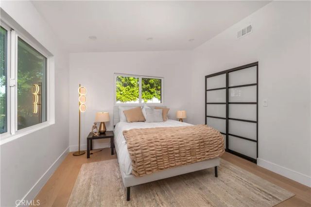 24320 Bessemer, Woodland Hills, CA 91367