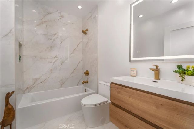 24320 Bessemer, Woodland Hills, CA 91367