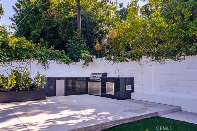 24320 Bessemer, Woodland Hills, CA 91367