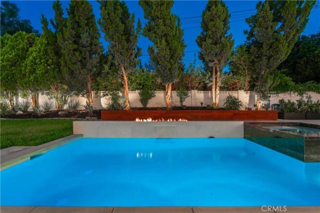 24320 Bessemer, Woodland Hills, CA 91367