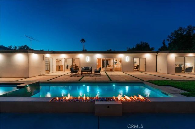 24320 Bessemer, Woodland Hills, CA 91367