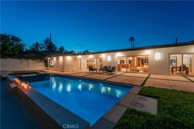24320 Bessemer, Woodland Hills, CA 91367