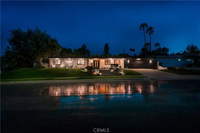 24320 Bessemer, Woodland Hills, CA 91367