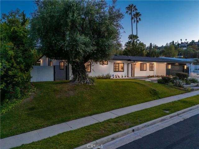 24320 Bessemer, Woodland Hills, CA 91367