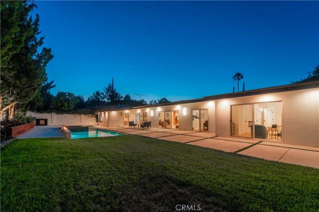 24320 Bessemer, Woodland Hills, CA 91367