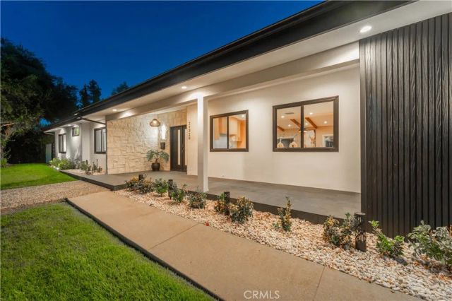 24320 Bessemer, Woodland Hills, CA 91367