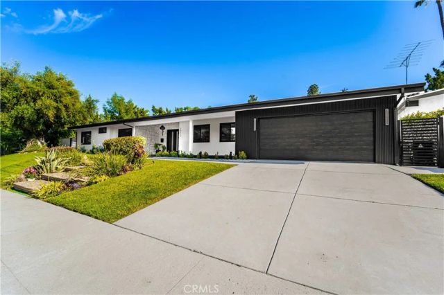 24320 Bessemer, Woodland Hills, CA 91367