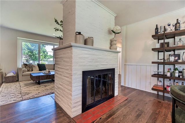 5715 W 78th Terrace, Prairie Village, KS 66208