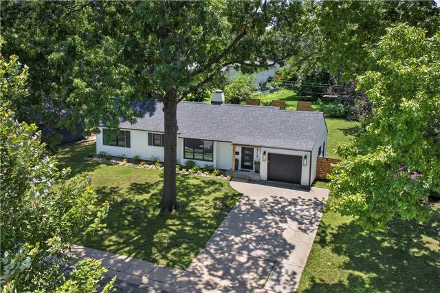 5715 W 78th Terrace, Prairie Village, KS 66208