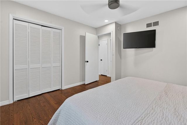5715 W 78th Terrace, Prairie Village, KS 66208
